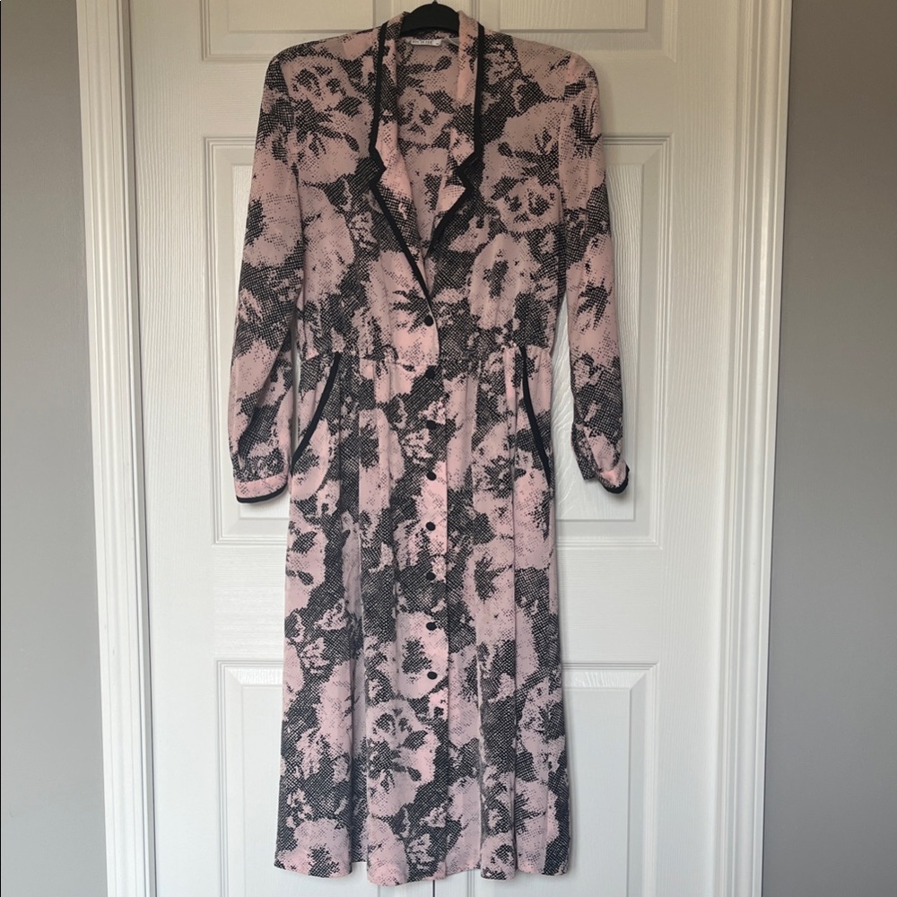 Floral Pink and Black Women's Dress/Duster. Looks fantastic with leggings